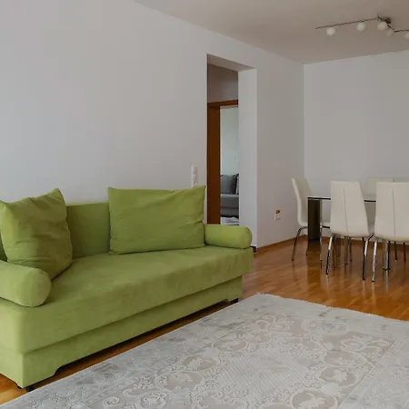 Апартаменты Brasov Holiday Apartments *